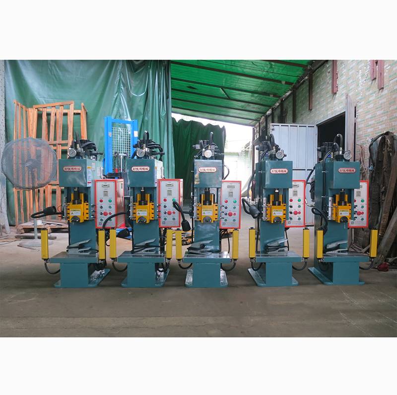 C型精密滑塊式油壓沖床