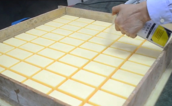 模具硅橡膠操作為什么要用脫模劑？