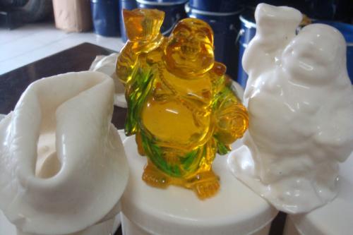 哪些硬度的液體硅膠更適合翻模工藝品 ?